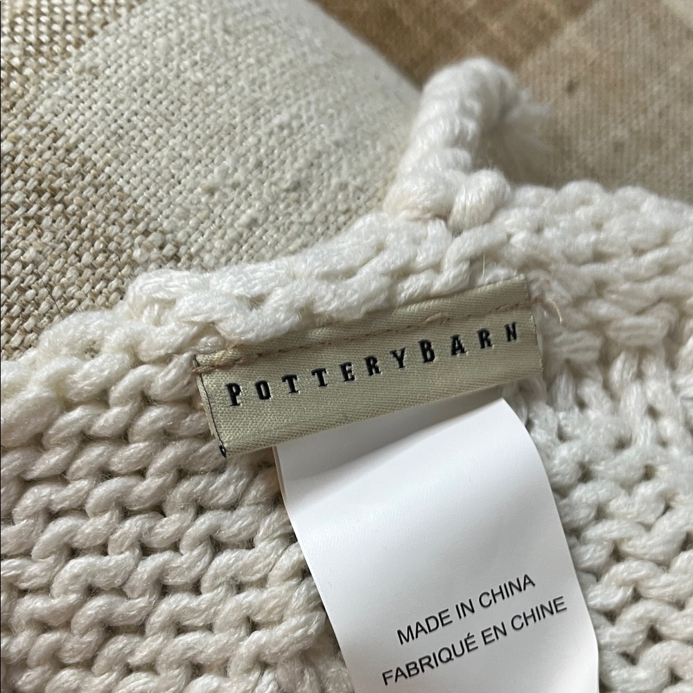 Pottery Barn Bluma Chunky  Knit Tassel Throw Soft White  50 x 60" - Picture 12 of 12